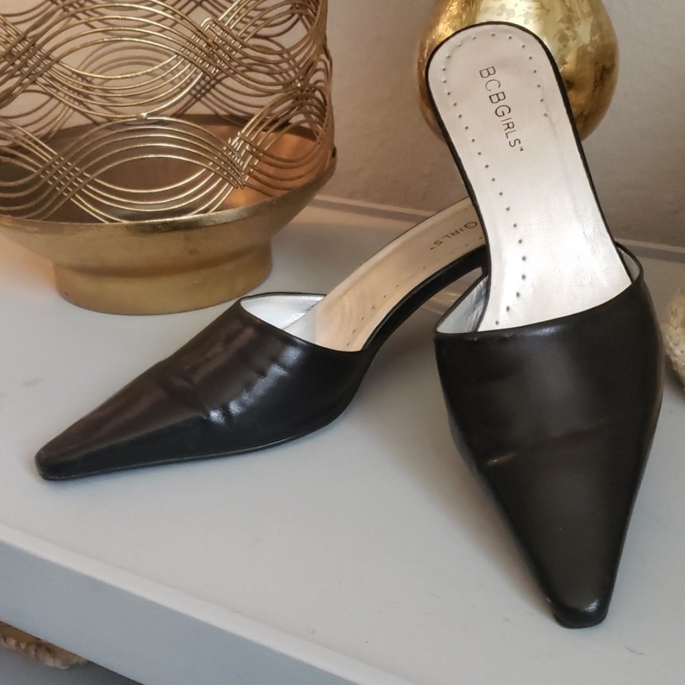 BCBG vintage kitten heeled mule